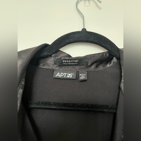 Apt. 9 Essential Black Silky Top - Picture 3 of 3